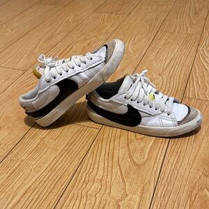 Nike Men’s Blazer Low 77’ White and Black Sneakers
